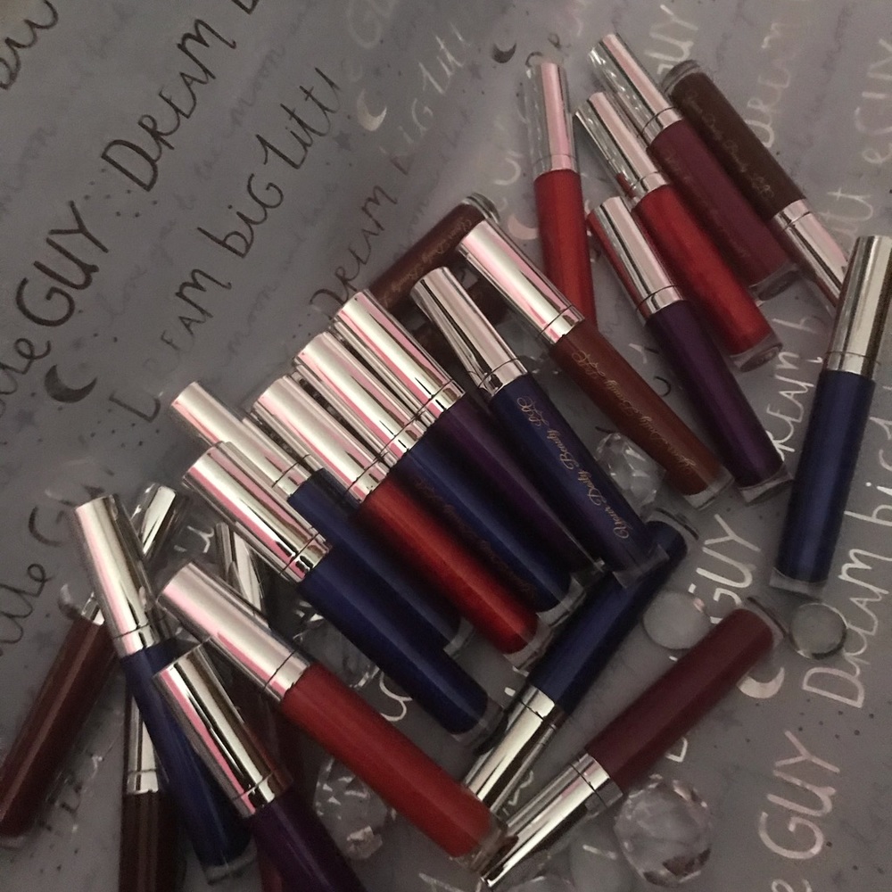Lipgloss - Picture 1 of 3